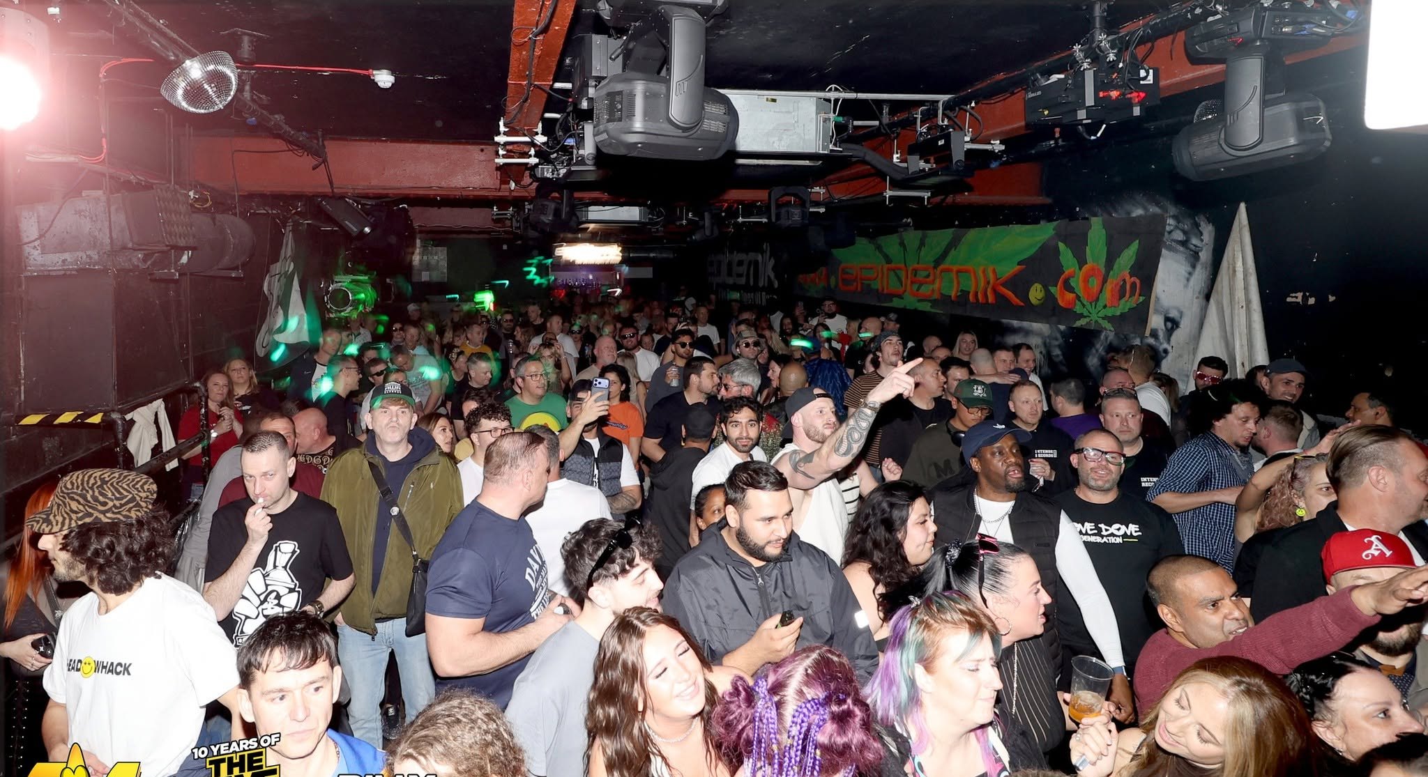 A packed room at an Epidemik night